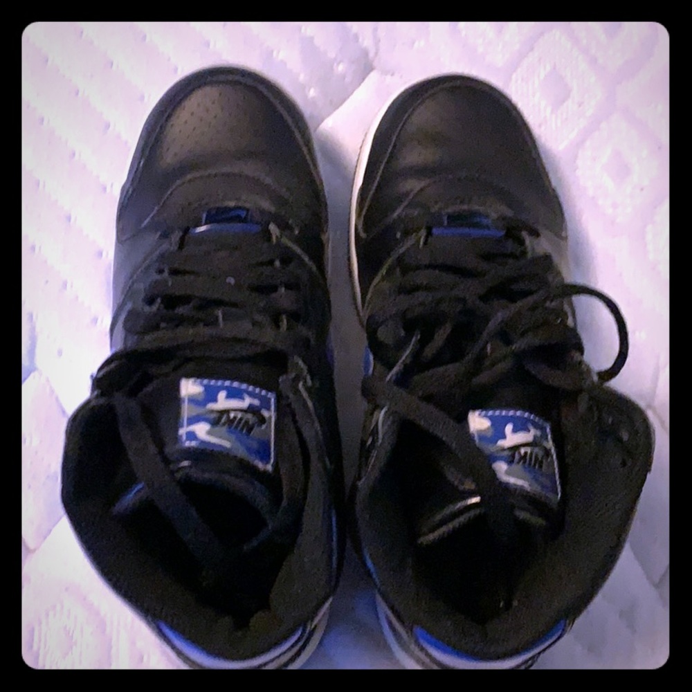 Nike youth basketball shoes